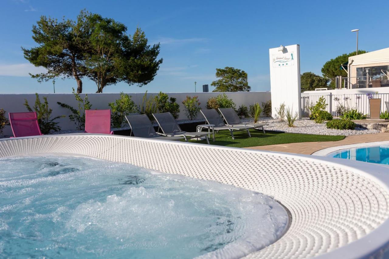 Hotel Restaurant Le Grand Large - Face A La Plage - Ile De Re Rivedoux Plage Bagian luar foto