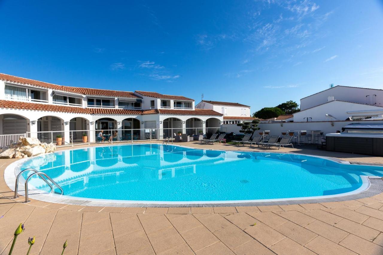Hotel Restaurant Le Grand Large - Face A La Plage - Ile De Re Rivedoux Plage Bagian luar foto