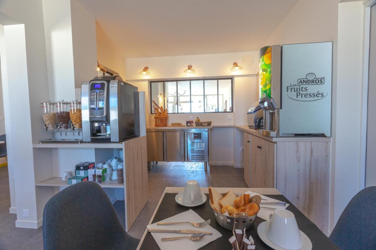 Hotel Restaurant Le Grand Large - Face A La Plage - Ile De Re Rivedoux Plage Bagian luar foto